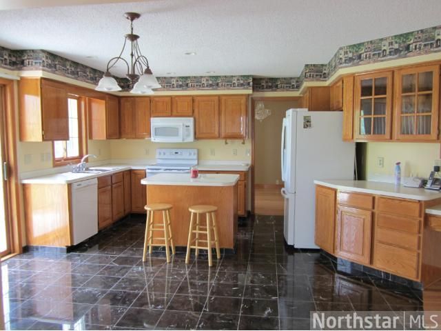 9114 Overlook Ln, Champlin, MN 55316