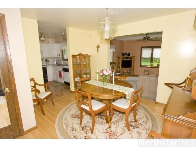 158 Hazel St N, Saint Paul, MN 55119