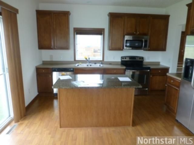 19090 Ivanhoe Dr NW, Elk River, MN 55330