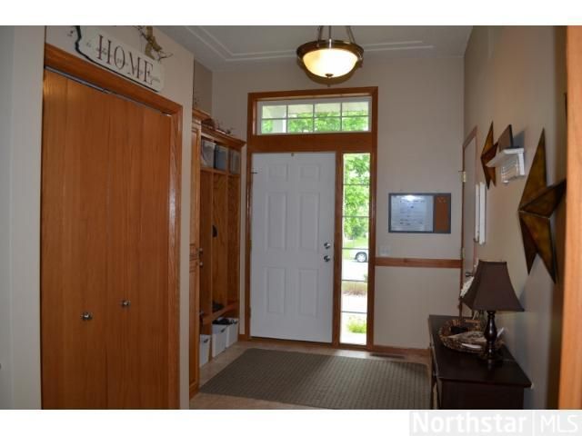 9511 207th St W, Lakeville, MN 55044