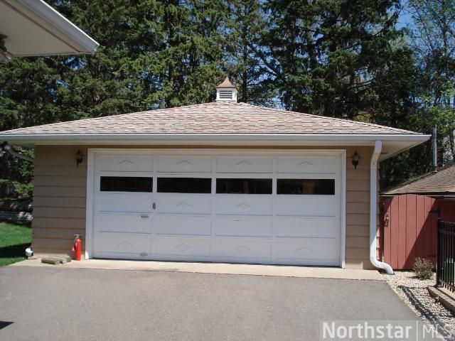 1290 Etna St, Saint Paul, MN 55106