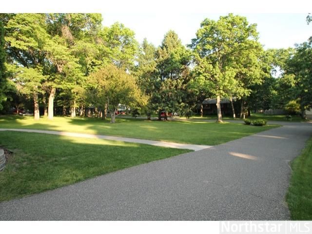 865 86th Ln NW, Coon Rapids, MN 55433