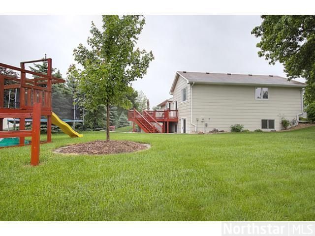 2174 Grimm Rd, Chaska, MN 55318