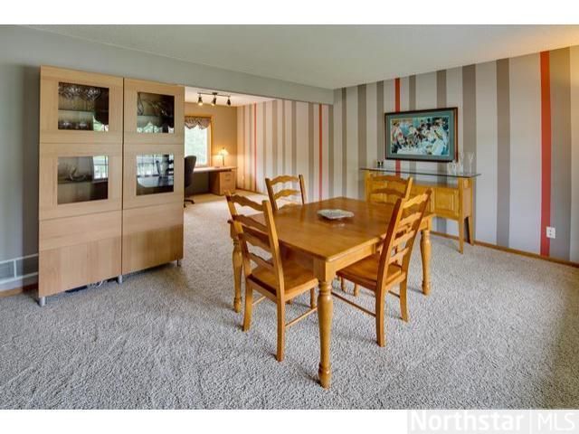 14910 Oakcrest Cir, Savage, MN 55378