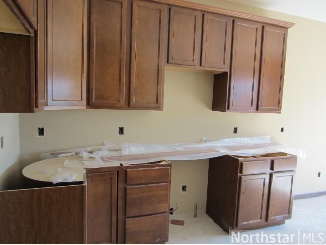 9528 Declaration Dr, Chanhassen, MN 55317