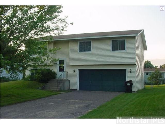 705 Emil Ave, Shoreview, MN 55126