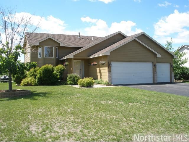 13044 Elgin Dr NW, Elk River, MN 55330