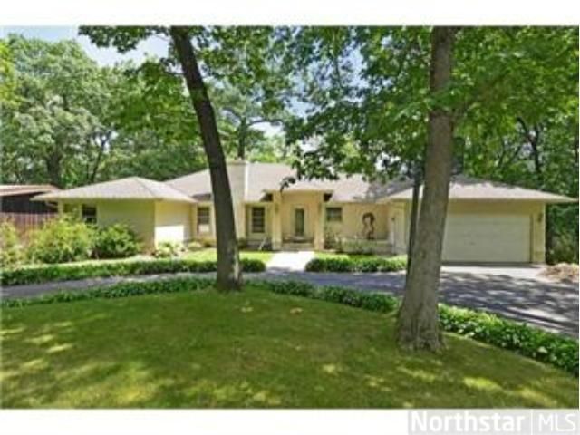 11911 Hilloway Rd W, Minnetonka, MN 55305
