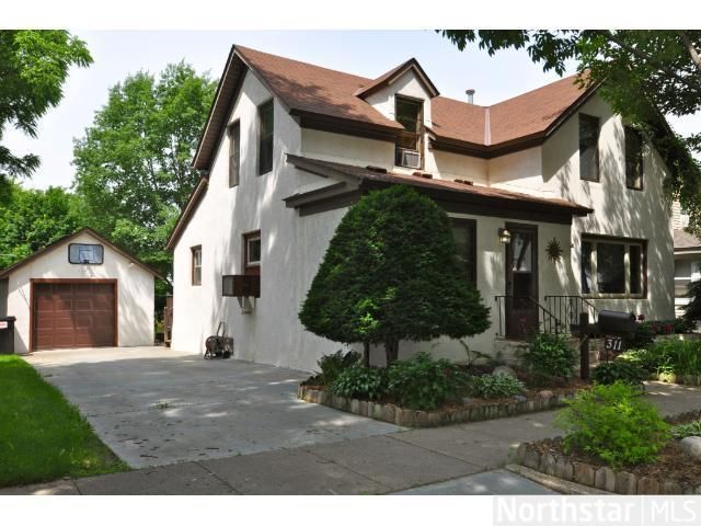 311 N Cedar St, Chaska, MN 55318