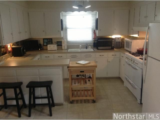 311 N Cedar St, Chaska, MN 55318