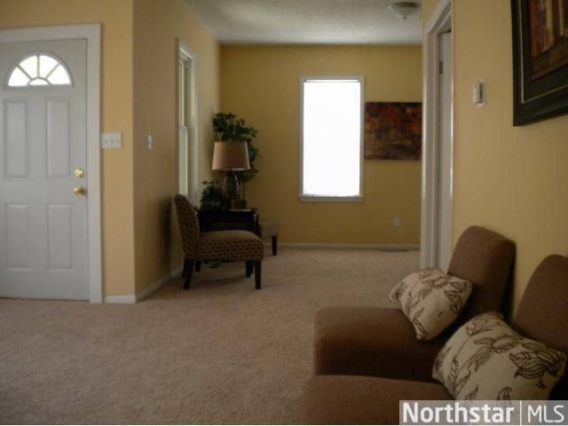 1132 Albemarle St, Saint Paul, MN 55117