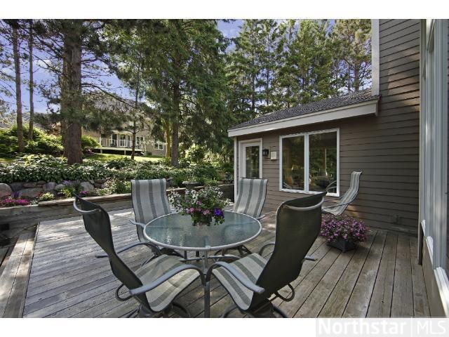 8990 Hunters Trl, Woodbury, MN 55125