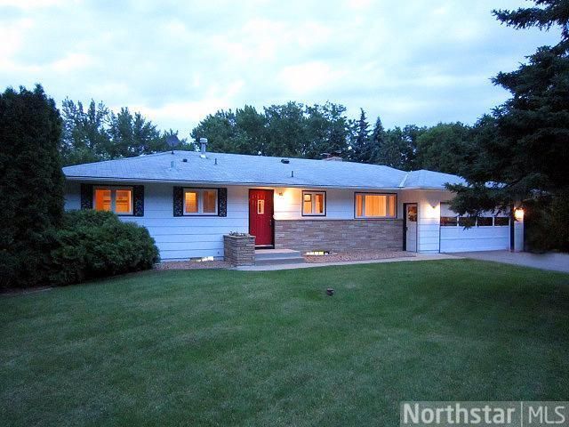 3200 Brookview Dr, Burnsville, MN 55337