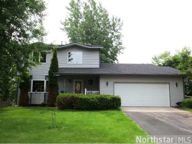 312 Oakwood Dr, Shoreview, MN 55126