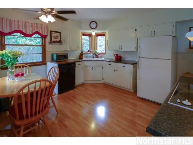 2234 Valley View Pl, Saint Paul, MN 55119