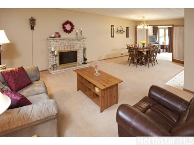 3022 Greenbrier St, Little Canada, MN 55117