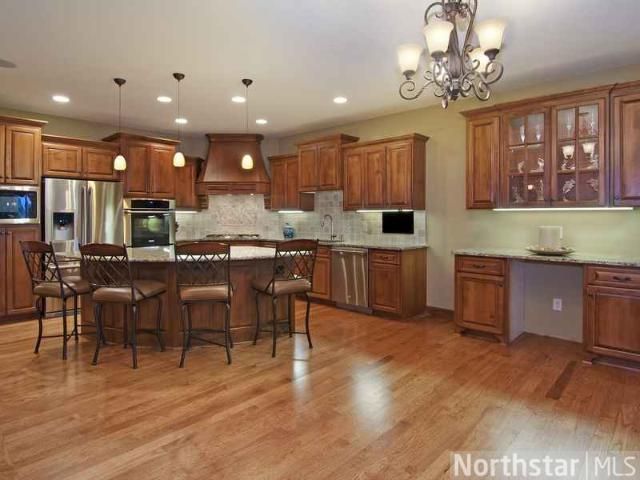 16377 Berens Ct, Shakopee, MN 55379