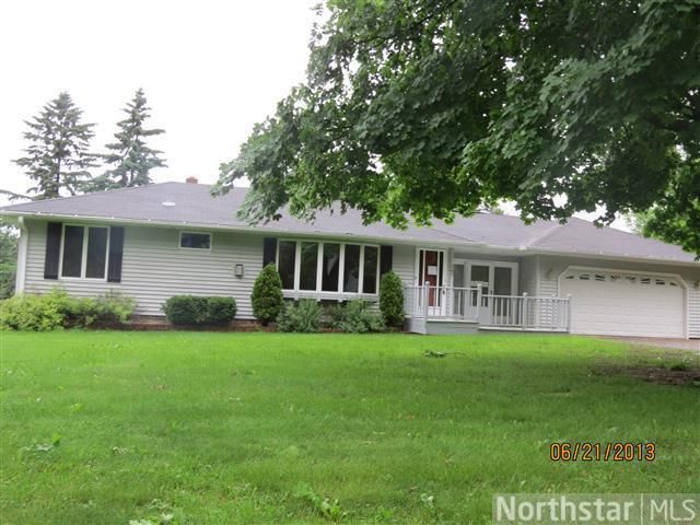 347 Laurie Rd E, Maplewood, MN 55117