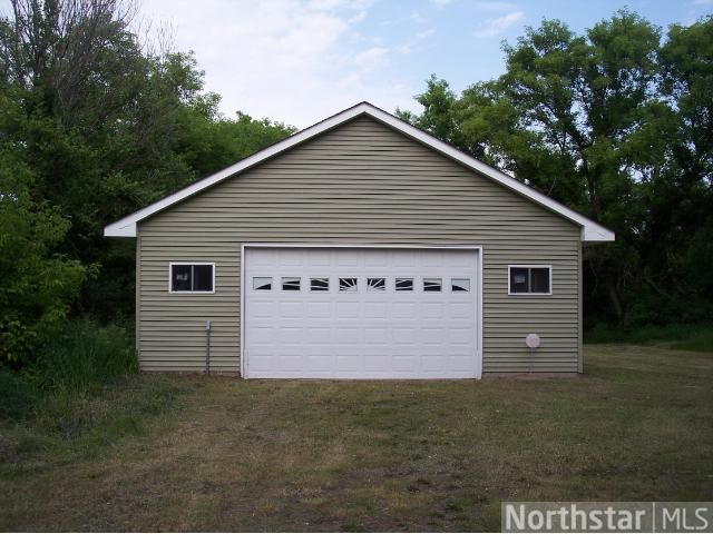 32301 Palm St NW, Cambridge, MN 55008