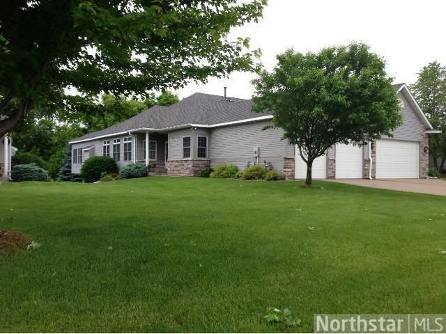 4607 Greenhaven Dr, Vadnais Heights, MN 55127