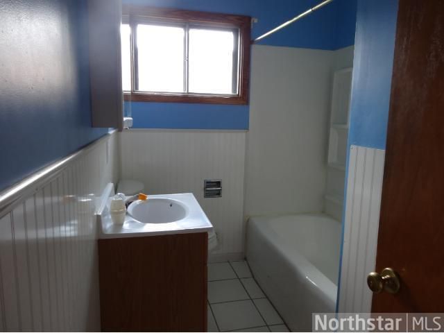 1322 Eldridge Ave, South Saint Paul, MN 55075