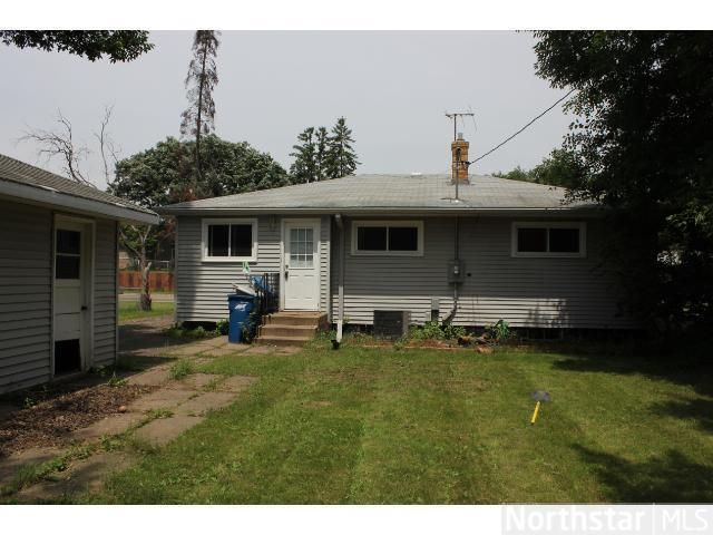 2276 17th Ave E, North Saint Paul, MN 55109