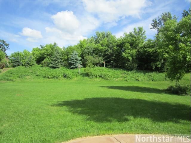 4716 Weston Hills Dr, Eagan, MN 55123