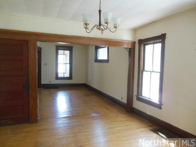 677 Dodd Rd, West Saint Paul, MN 55107