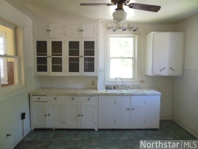 677 Dodd Rd, West Saint Paul, MN 55107