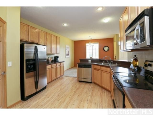 1776 Prescott Ct, Chaska, MN 55318