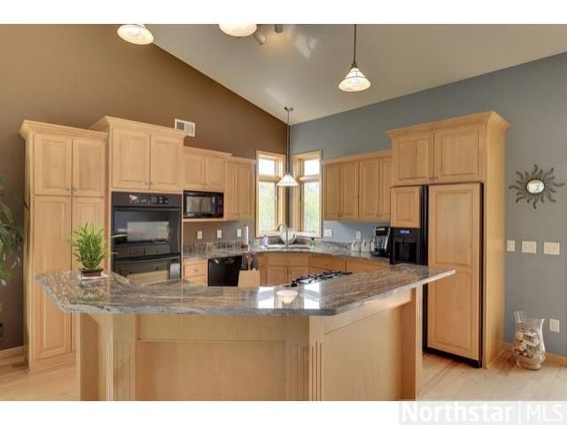 10253 Kalen Ln NE, Hanover, MN 55341