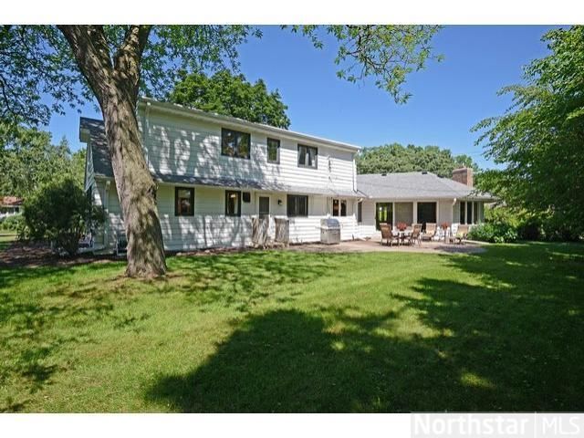 2390 Vale Crest Rd, Golden Valley, MN 55422