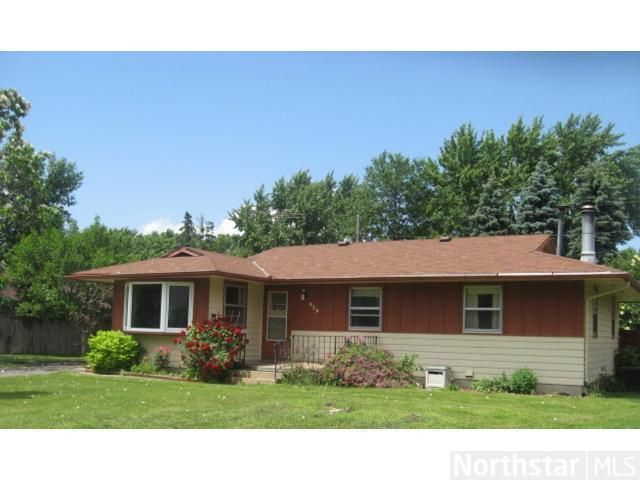 939 Raleigh Ln NE, Spring Lake Park, MN 55432