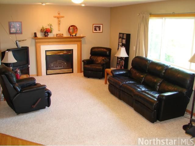 3845 Featherstone Cir, Woodbury, MN 55125