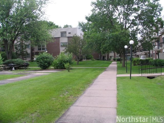 2801 Flag Ave N #307, New Hope, MN 55427