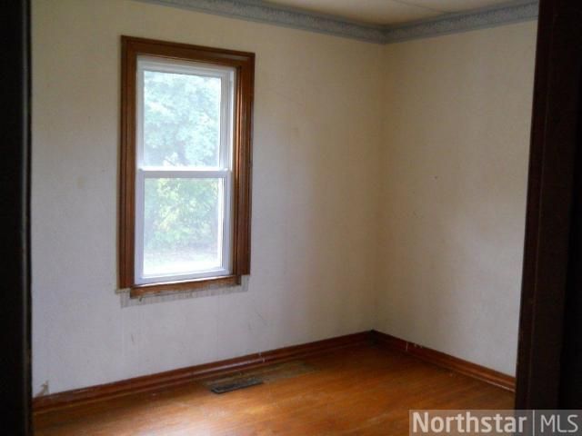 8284 8th Ave, New Auburn, MN 55366