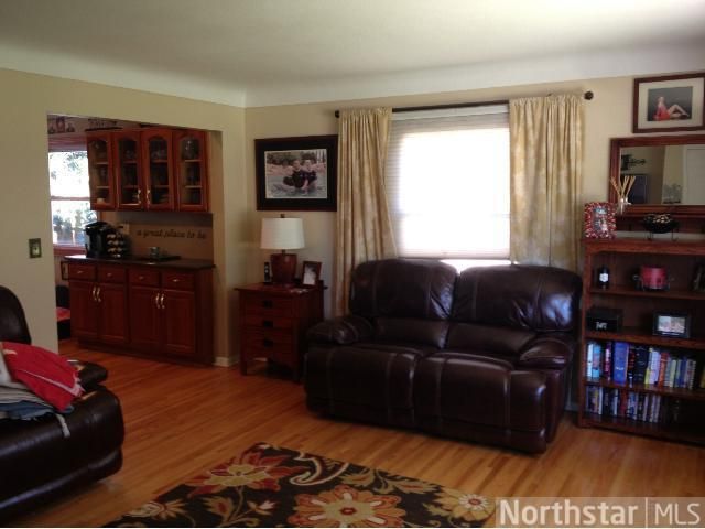 399 Bernard St E, West Saint Paul, MN 55118