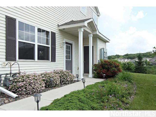 1555 Sumac Cir, Carver, MN 55315