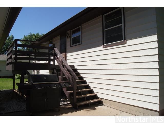 9580 Quaker Ln N, Maple Grove, MN 55369