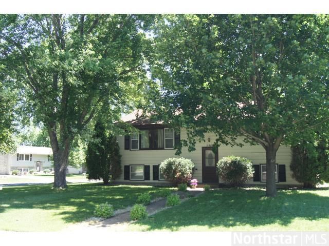 9580 Quaker Ln N, Maple Grove, MN 55369