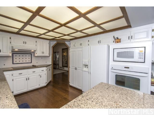 1250 Silverthorn Dr, Shoreview, MN 55126