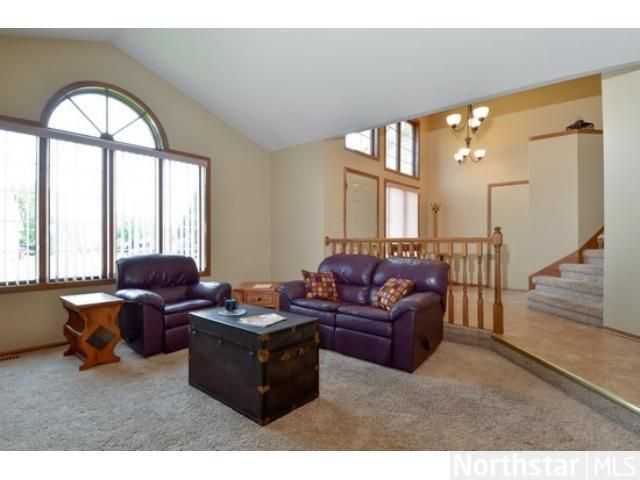 7743 Upper 20th St N, Oakdale, MN 55128