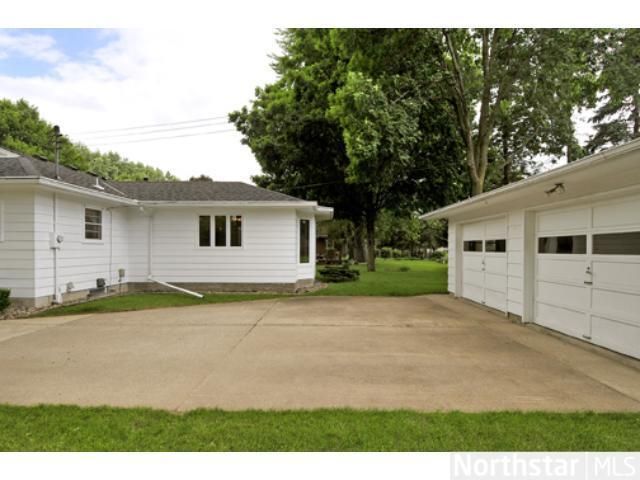1022 9th Ave SW, Faribault, MN 55021
