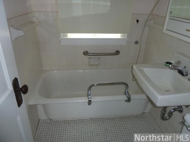4715 N 6th St, Minneapolis, MN 55430
