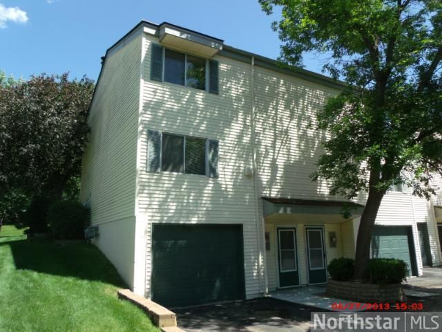 394 Dorland Dr S, Maplewood, MN 55119