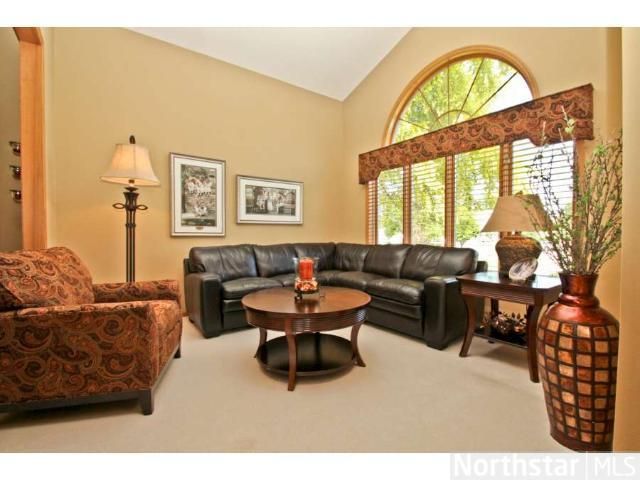 8961 Windsor Ter, Brooklyn Park, MN 55443