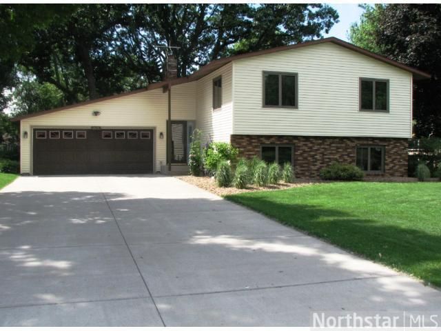 2434 Beam Ave, North Saint Paul, MN 55109