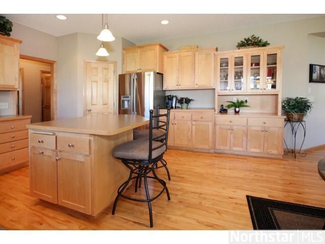 11585 Waterview Ct, Woodbury, MN 55129
