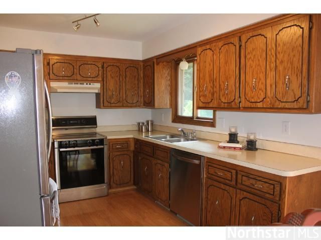 1550 Lois Dr, Shoreview, MN 55126