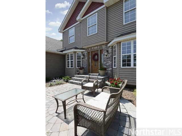 1148 Pond Curve, Waconia, MN 55387